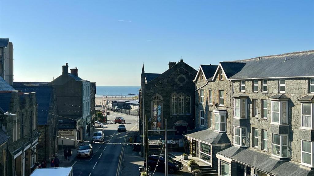 Luxury 4 Bedroom Seaside Apartment - Glan Y Werydd House Barmouth Exterior photo