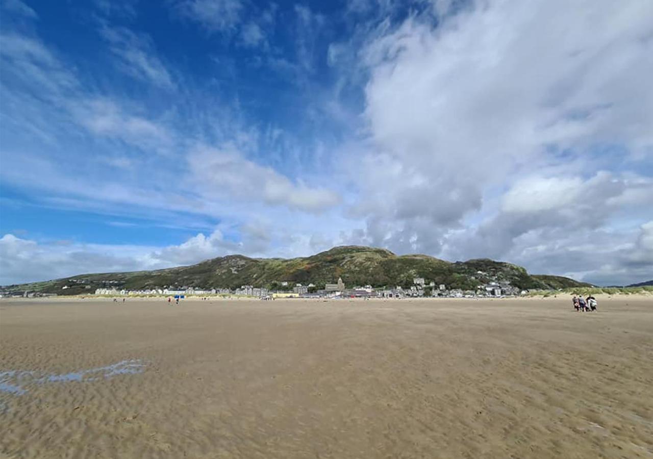 Luxury 4 Bedroom Seaside Apartment - Glan Y Werydd House Barmouth Exterior photo